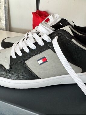Tommy Hilfiger Men’s Low-Top Sneakers - Black / White / Gray